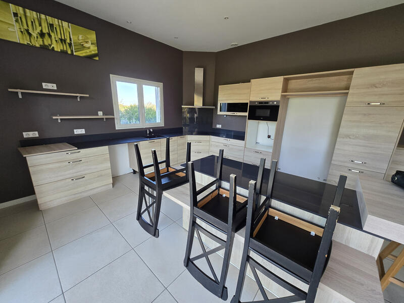 Maison - 240 m² - 7 pièces