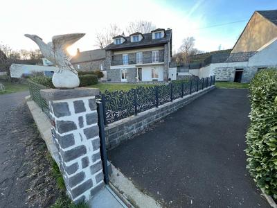 Maison - 197 m² - 8 pièces