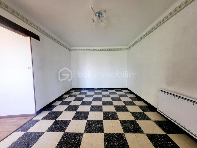 Maison - 180 m² - 7 pièces