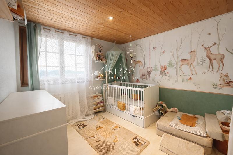 Appartement - 94 m² - 4 pièces