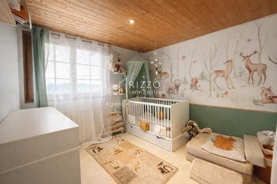 Appartement - 94 m² - 4 pièces