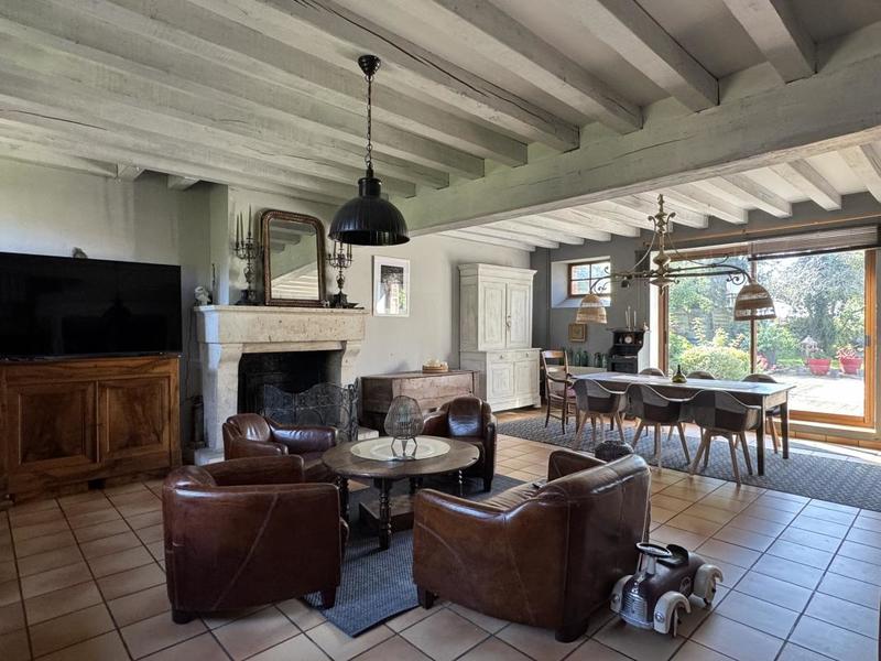 Maison - 212 m² - 9 pièces