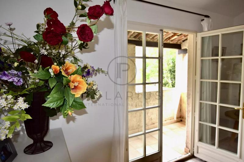 Villa - 240 m² - 6 pièces