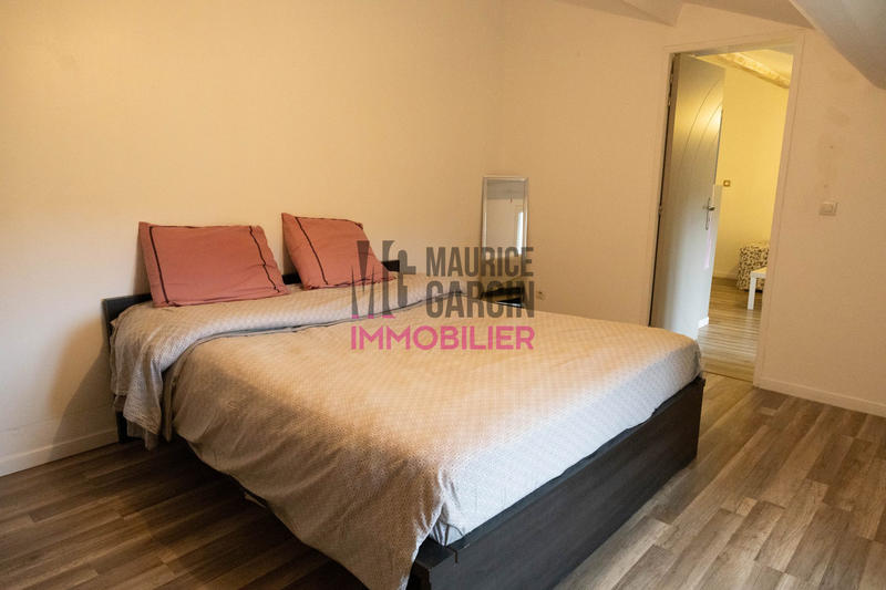 Maison - 238 m² - 6 pièces