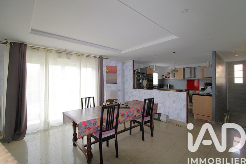 Maison - 200 m² - 8 pièces