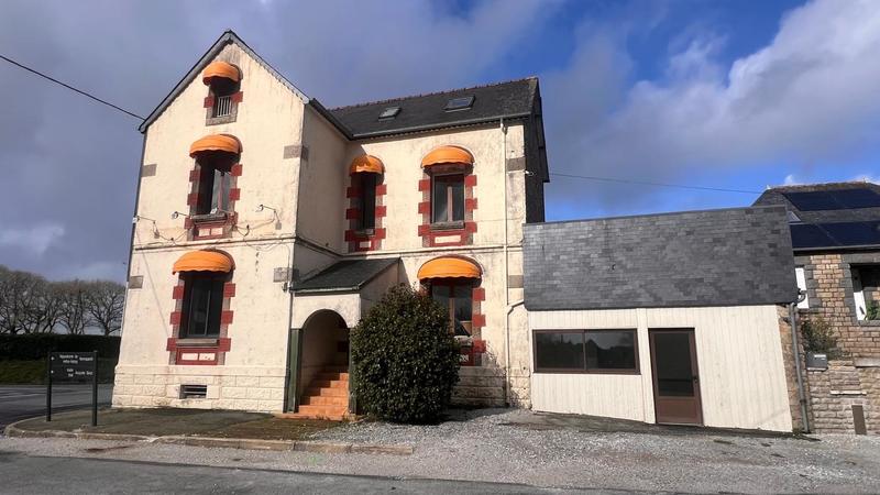 Maison - 267 m² - 7 pièces