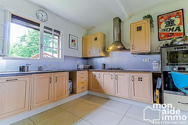 Maison - 244 m² - 8 pièces