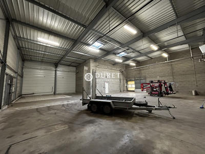 Local d'activités - 1 300 m²