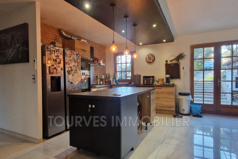 Villa - 220 m² - 6 pièces