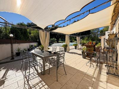 Villa - 210 m² - 7 pièces