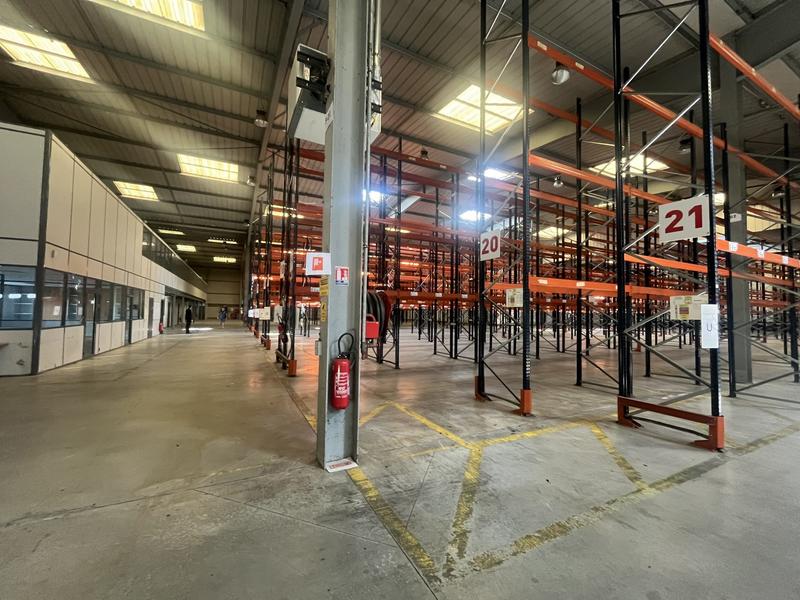 Local d'activités - 6 700 m²