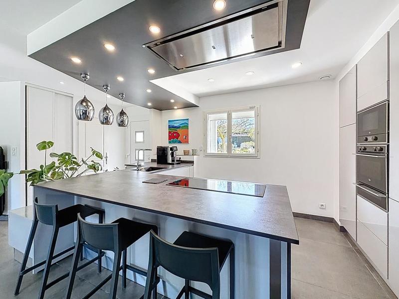 Maison - 194 m² - 6 pièces