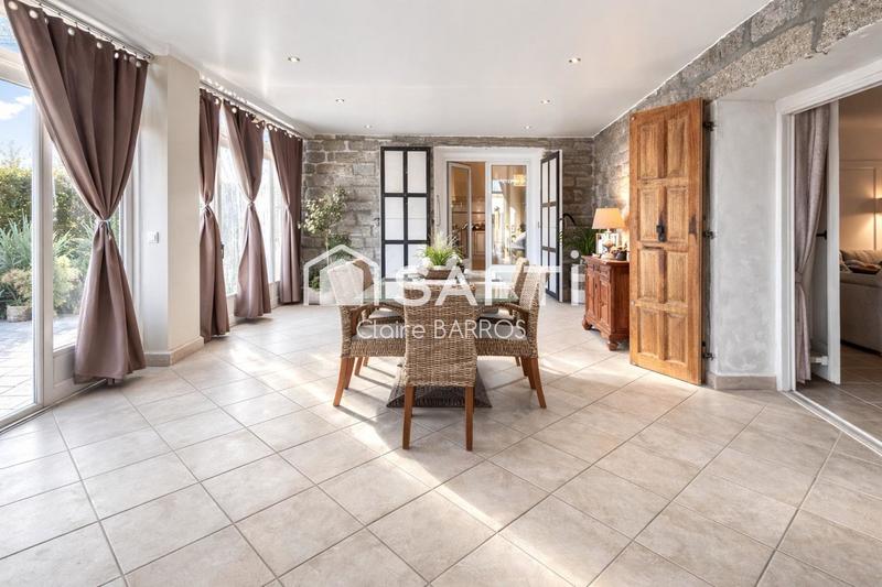 Villa - 280 m² - 8 pièces