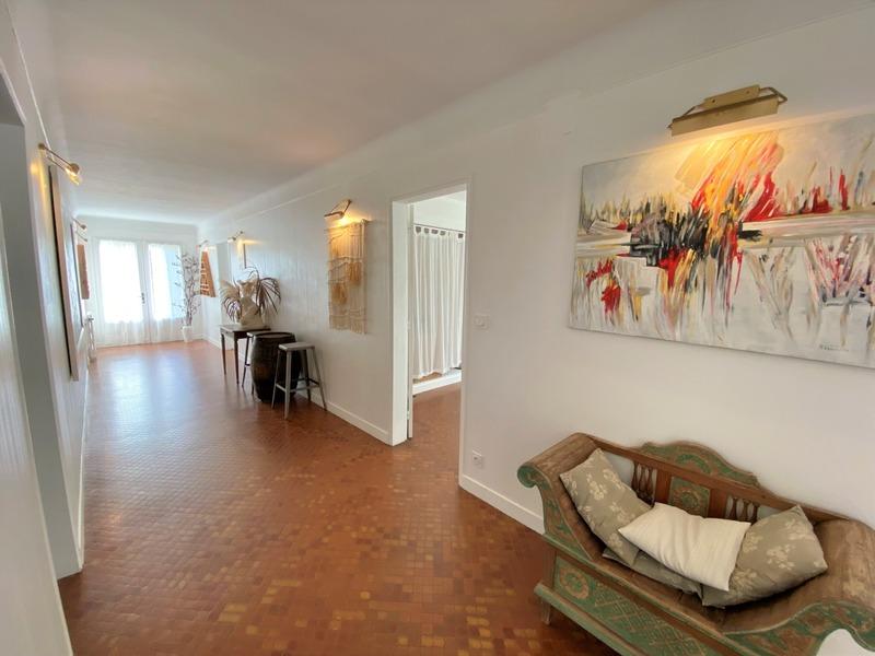 Maison - 220 m² - 7 pièces