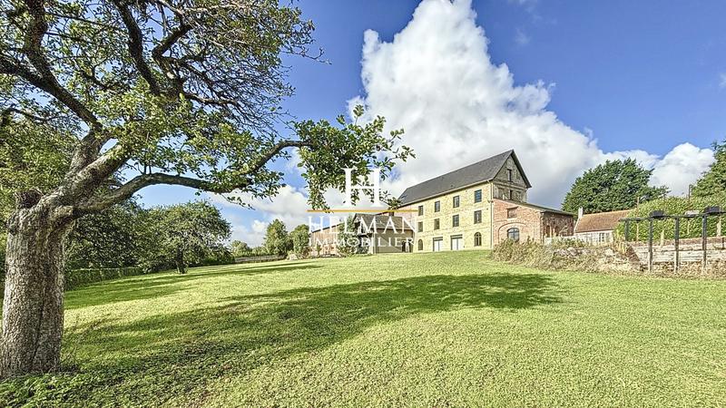 Maison - 600 m² - 10 pièces