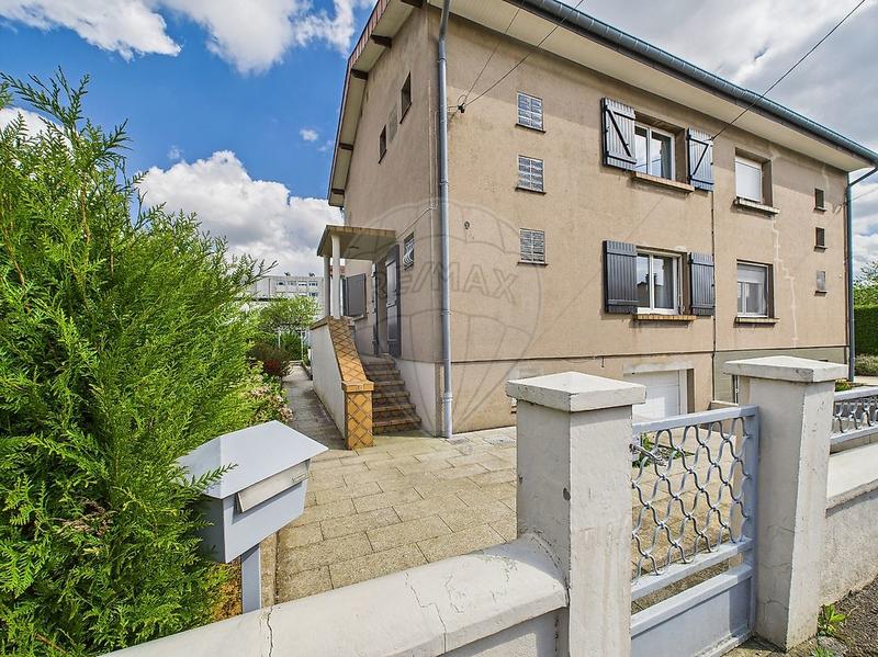 Maison - 90 m² - 5 pièces