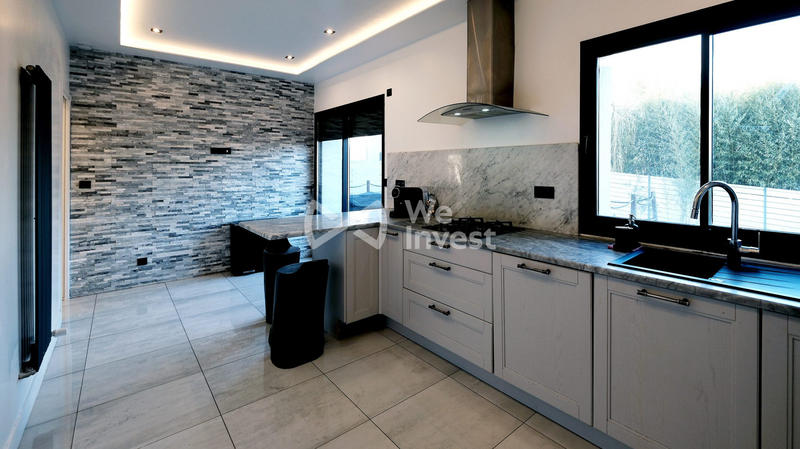 Maison contemporaine - 266 m² - 8 pièces