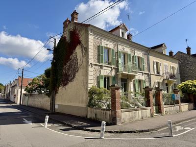 Maison - 201 m² - 7 pièces