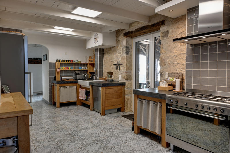 Maison - 198 m² - 8 pièces