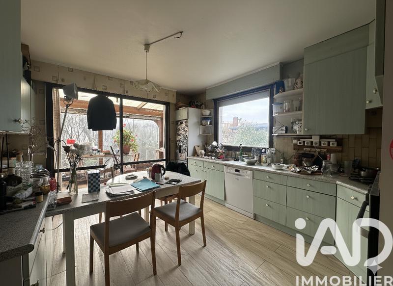 Maison - 182 m² - 9 pièces