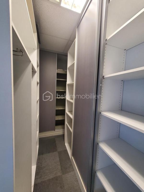 Bureau - 233 m² - 12 pièces