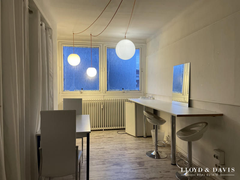 Local commercial - 2 pièces