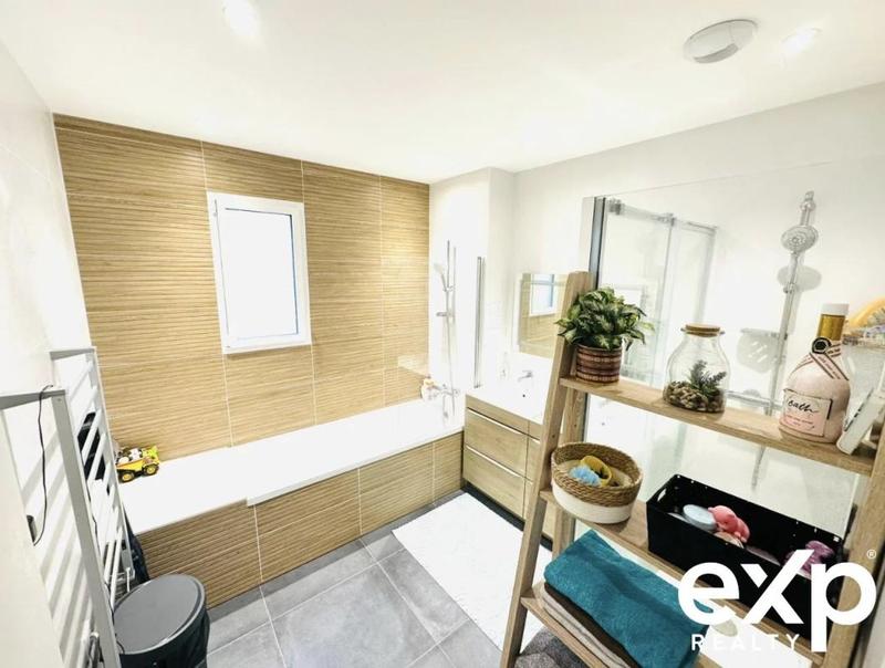 Maison - 147 m² - 6 pièces