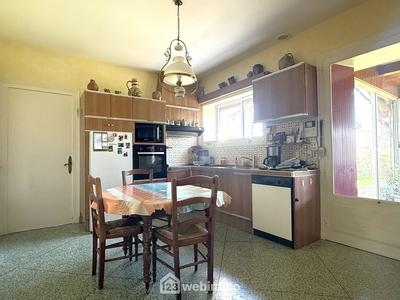 Maison - 168 m² - 7 pièces