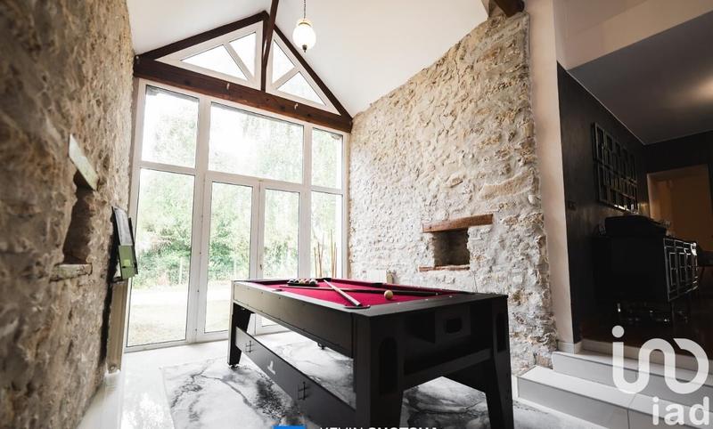 Maison - 298 m² - 10 pièces