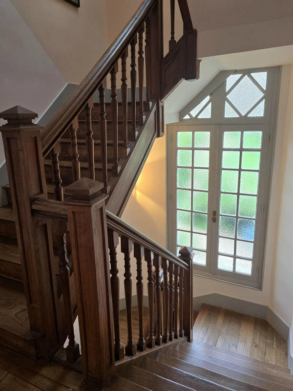 Maison - 290 m² - 9 pièces