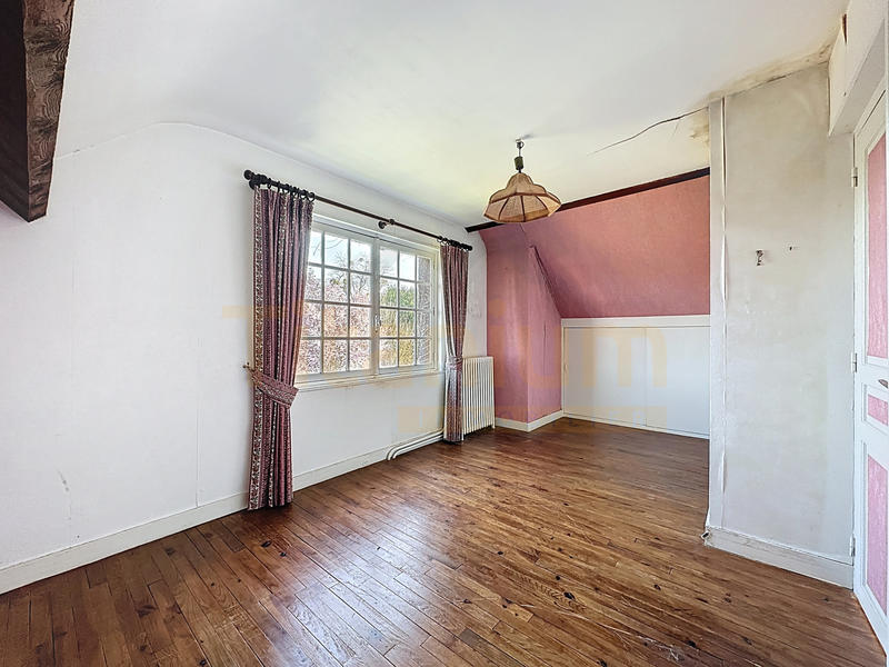 Maison - 94 m² - 5 pièces