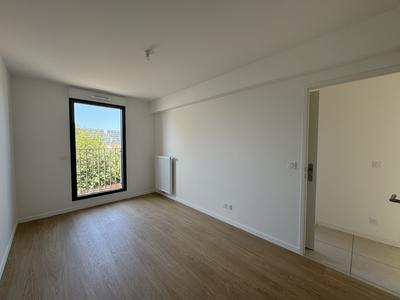Appartement - 104 m² - 5 pièces