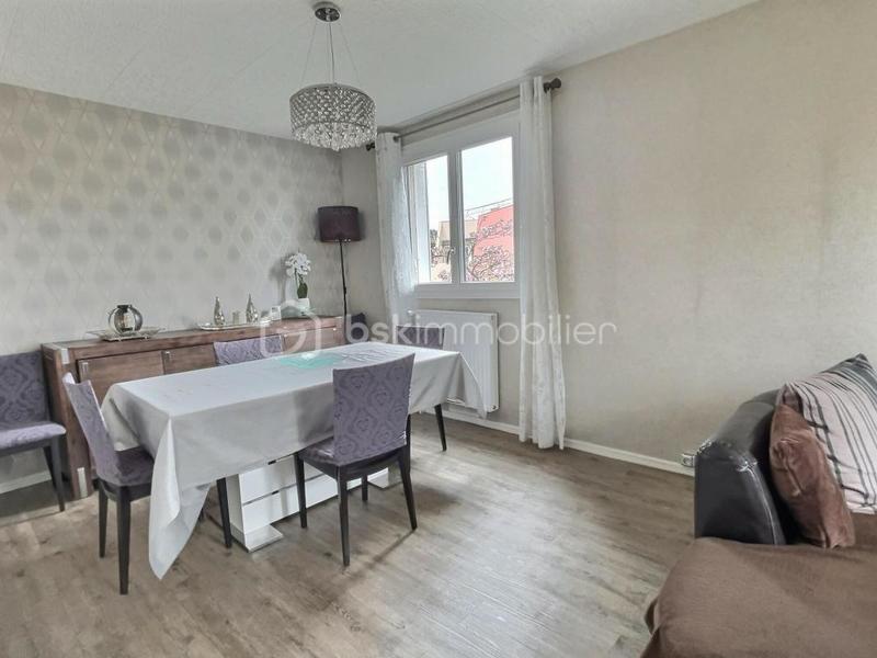 Maison - 84 m² - 5 pièces