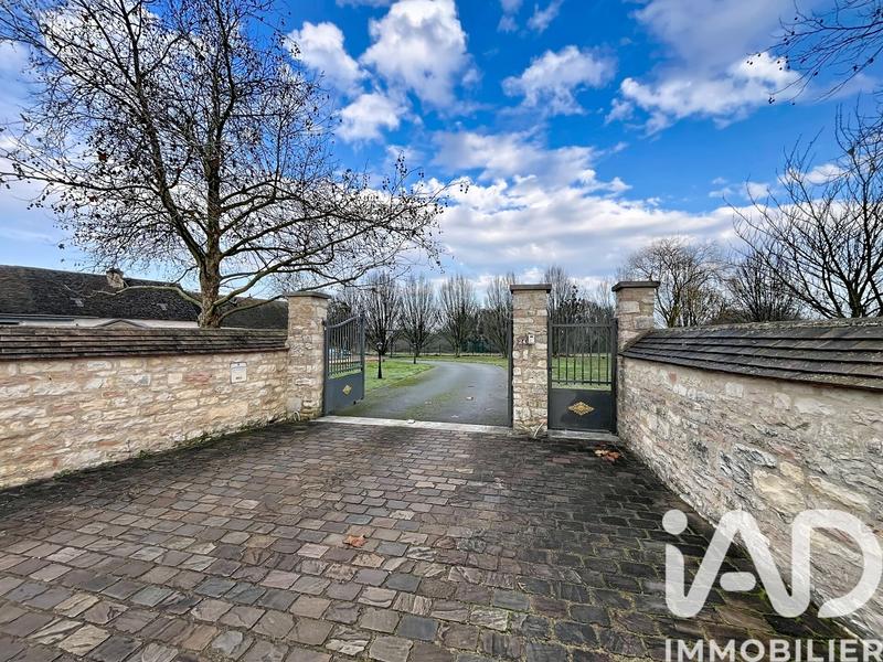 Maison - 234 m² - 8 pièces