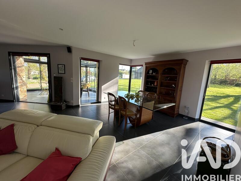 Maison de maîtres - 275 m² - 9 pièces