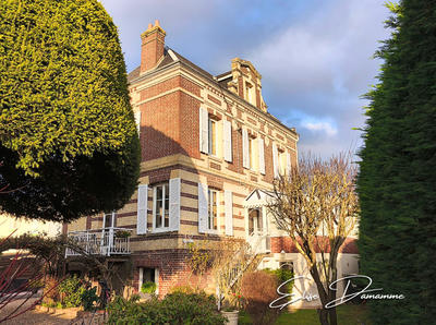 Maison - 203 m² - 7 pièces