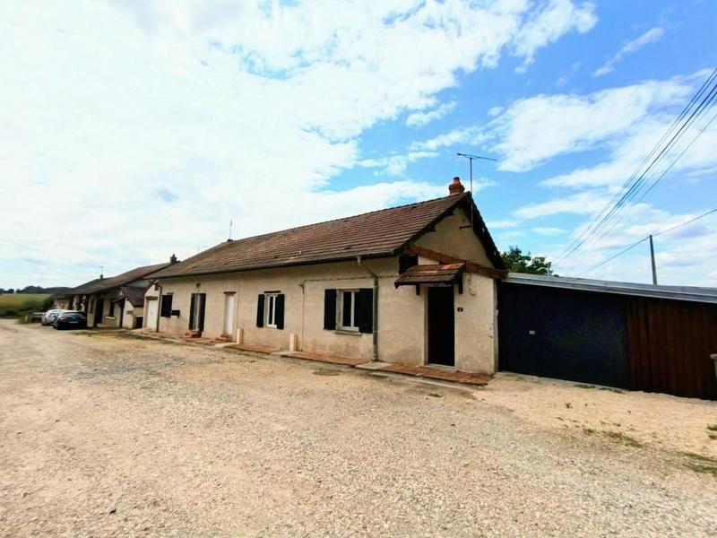 Maison traditionnelle - 75 m² - 4 pièces