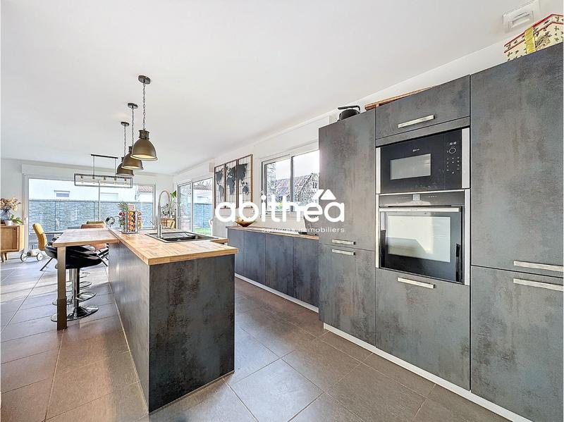 Maison - 144 m² - 5 pièces