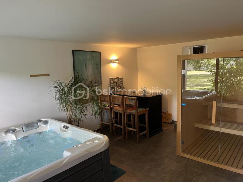 Chaumière - 312 m² - 13 pièces