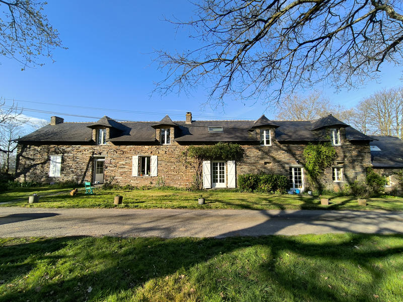 Propriété - 328 m² - 11 pièces