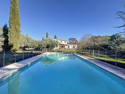 Maison - 236 m² - 7 pièces