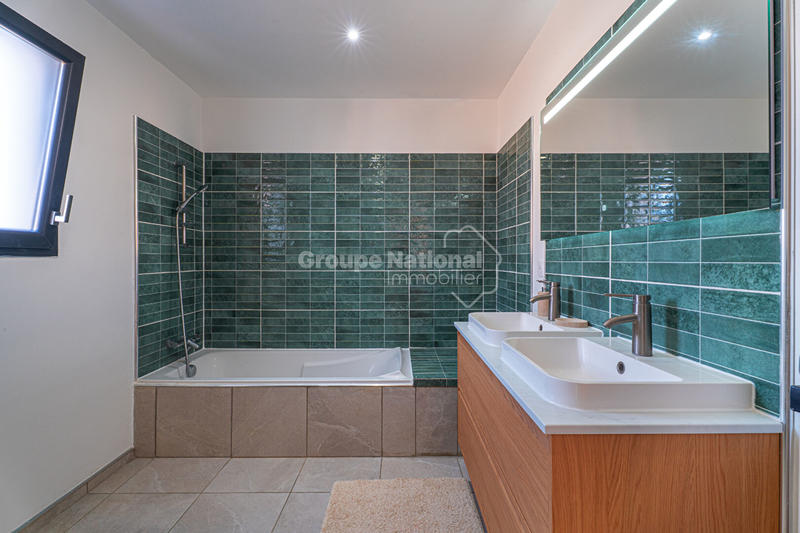 Maison - 189 m² - 5 pièces