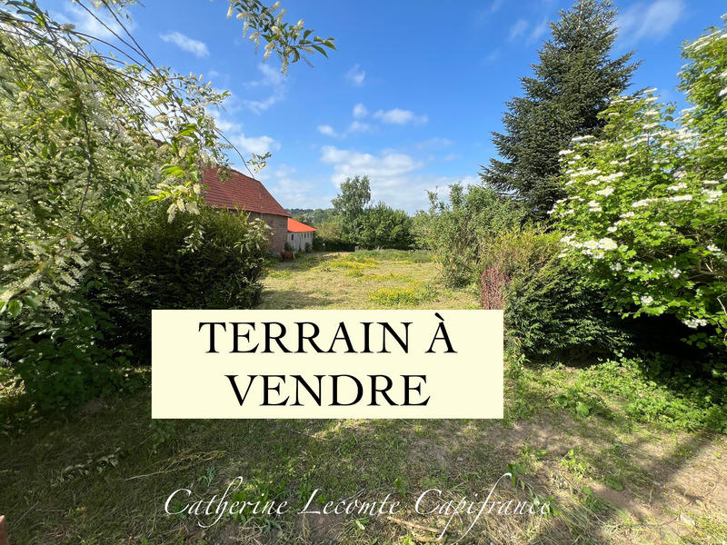 Terrain constructible - 1 061 m²
