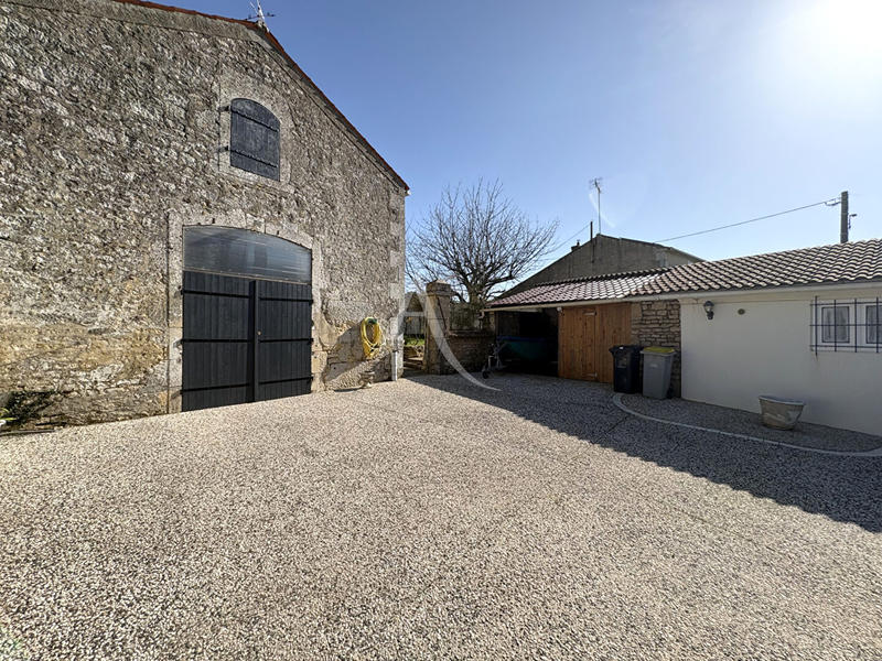 Maison - 203 m² - 8 pièces