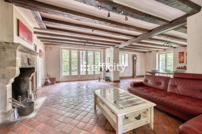 Demeure - 270 m² - 8 pièces