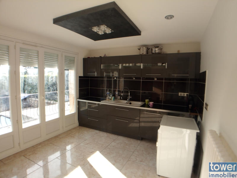 Maison - 220 m² - 7 pièces