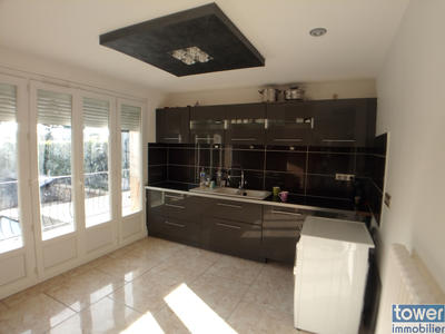 Maison - 220 m² - 7 pièces