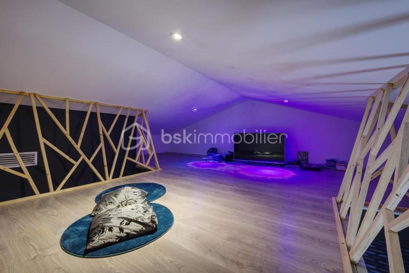 Propriété - 237 m² - 8 pièces