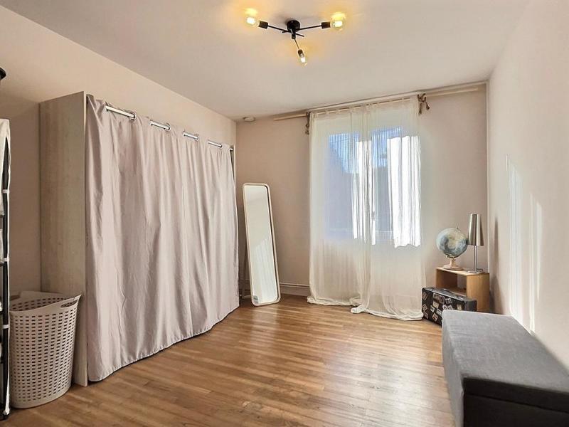 Maison - 99 m² - 5 pièces