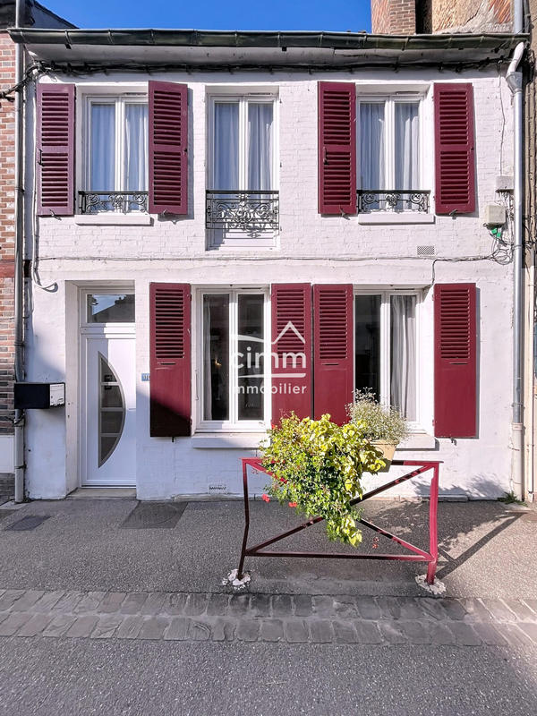 Maison traditionnelle - 159 m² - 4 pièces